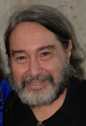 A edição de junho do “Trocas em Cena” recebe o ator e diretor de teatro Marco Antonio Guayba, em uma conversa que irá abordar as temáticas da dramaturgia
