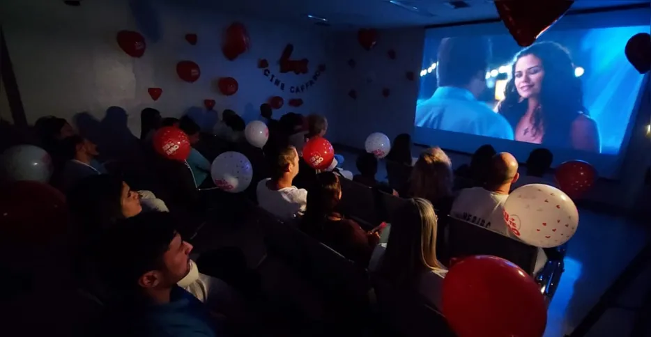 Imagem ilustrativa da imagem No Dia dos Namorados, hospital  João Batista Cáffaro promove sessão especial de cinema para pacientes e seus pares