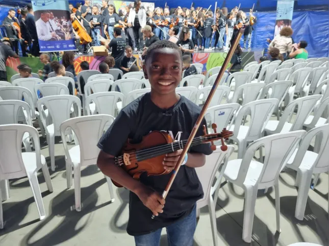 Cauã participa do projeto e sonha seguir a carreira de musicista