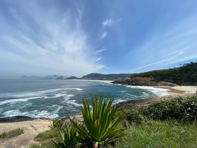 Vista da costa do Sossego e Piratininga