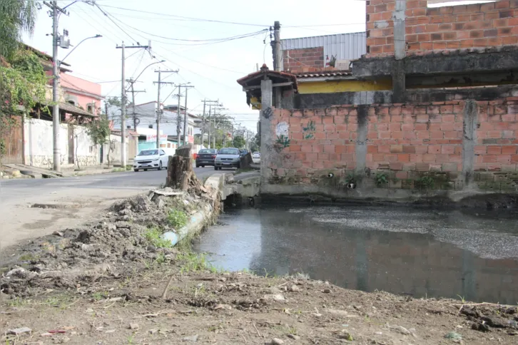 Mais de 200 caminhões de lama já foram retirados nos últimos meses