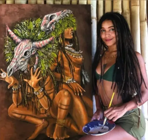 Amanda Freitas, mais conhecida como Amanda Cabocla, era artista plástica, ilustradora e grafiteira