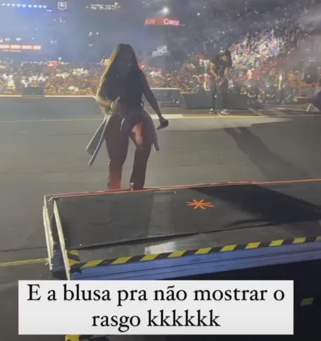 Imagem ilustrativa da imagem Simone Mendes canta em Barretos e rasga a calça pela segunda vez