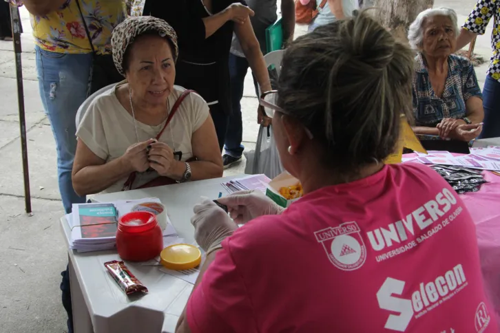 "[O evento] stá cheio de atividades, muitas coisas de saúde, vale muito a pena", elogia Dona Sueli