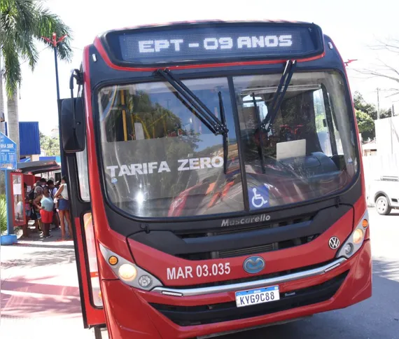 Nos primeiros meses de 2023, os ônibus vermelhinhos transportaram aproximadamente 3 milhões e 200 mil passageiros entre moradores e visitantes