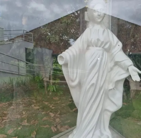 Mão da imagem de Nossa Senhora do Sorriso foi vandalizada
