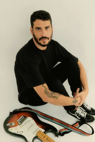 Cantor, compositor e instrumentista já bateu a marca de mais de 3,5 milhões de plays nas plataformas digitais