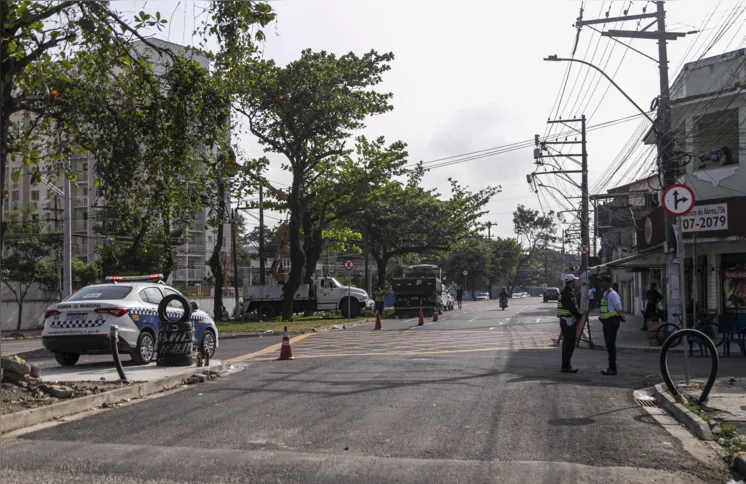 O tráfego de veículos no bairro de Neves, em São Gonçalo, passou por mudanças desde a última segunda-feira (15)