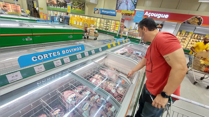 Para o empresário, dono de restaurante, a oscilação no preço da carne é o que tem mais chamado sua atenção