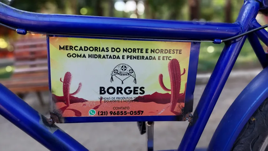 Os dois carros-chefes do Borges hoje são: Feijão para baião de dois e goma de tapioca (que ele mesmo hidrata)