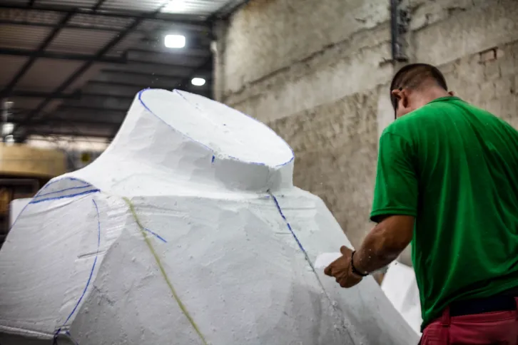 Comunidade local tem apoiado trabalho da escola de samba, segundo diretor de Carnaval