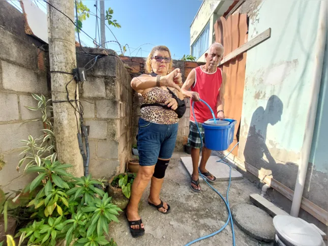 "Expliquei, chorei com eles e falaram de novo que iam ver, mas até agora nada", lamenta moradora