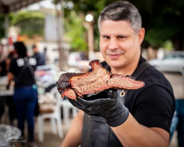 Evento terá churrasco da Lessa BBQ, com carne na brasa e defumados