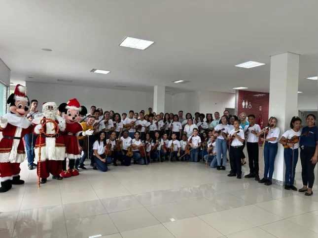 A Festa de Natal ainda contou a participação da Orquestra de Cordas da Cidade de Volta Redonda