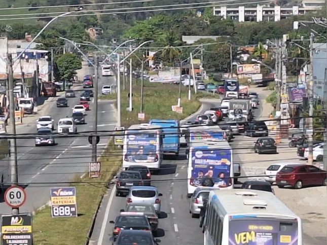 Trânsito de 3 km no sentido Maricá.