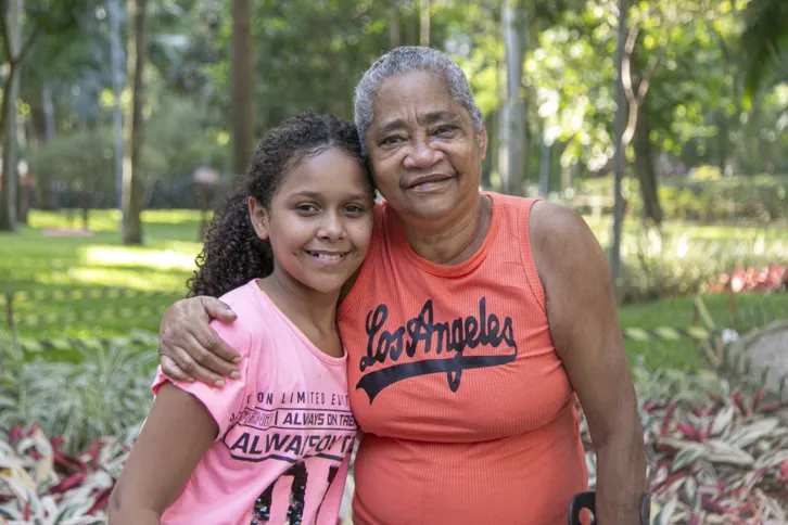 Morando longe, da avó, Alice celebra momentos ao lado de Dona Ângela: “É maravilhoso estar junto com ela"