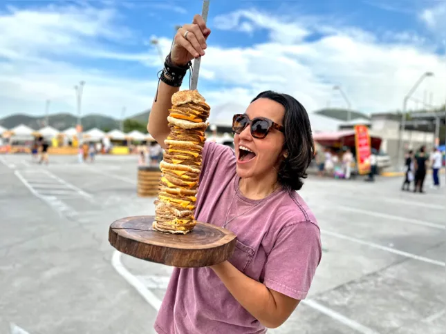 Novidade nessa edição, concurso “Rei do Podrão” premiará quem conseguir comer “maior lanche” em 20 minutos