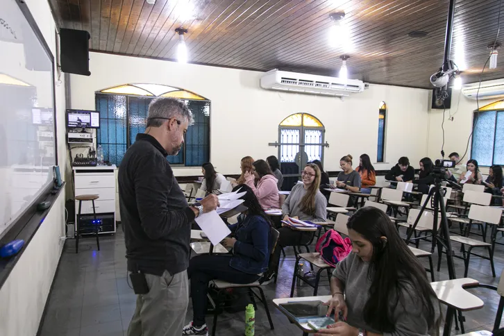 Imagem ilustrativa da imagem Eles fazem História: Provedor de sonhos, Vitor Quintan deixa sua marca na vida de jovens através da educação