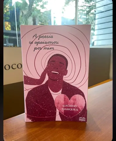 Esse é o primeiro livro solo do autor.