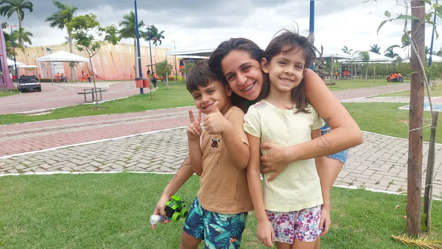 Mariane Leal e os filhos Lara e Kauã estão na expectativa para a  9ª edição da FLIM