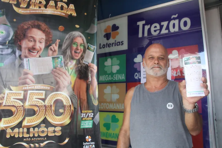 Marcos é ambulante e cliente assíduo da Loteria Trezão, seu sonho é ficar rico um dia