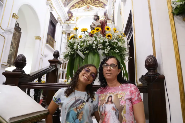 Mãe e filha vieram juntas à Missa para agradecer às bençãos de São João Batista