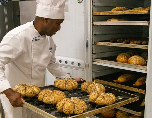 Cursos de padeiro e pizzaiolo também são oferecidos.