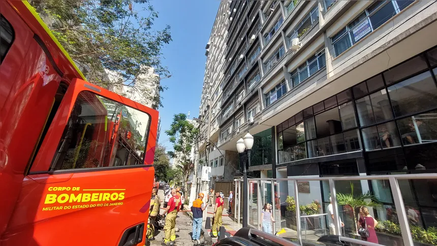 Os moradores receberam autorização para retornar ao prédio atingido.