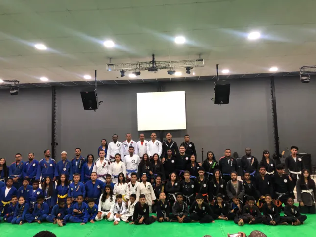 Alunos do CT Família Pimentel BJJ