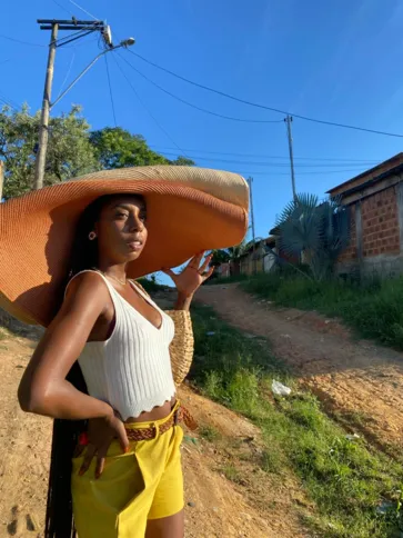 Isa no Abacatão, onde morava e onde começou a fazer os vídeos de comédia