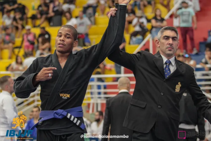 O jovem de 19 anos foi vice-campeão brasileiro, e busca apoio para participar do campeonato europeu de Jiu-Jitsu, que iniciará em janeiro