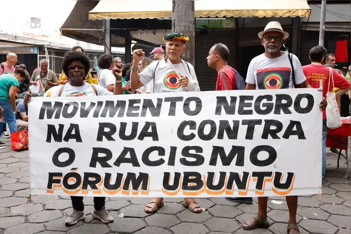 Feriado também teve manifestações em outros pontos da cidade