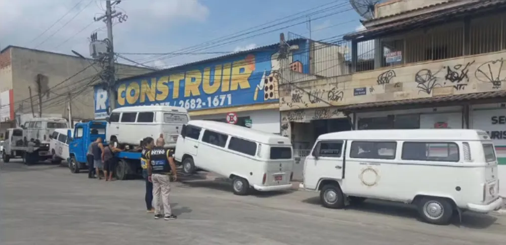 5 veículos coram apreendidos na fiscalização de transporte alternativo irregular