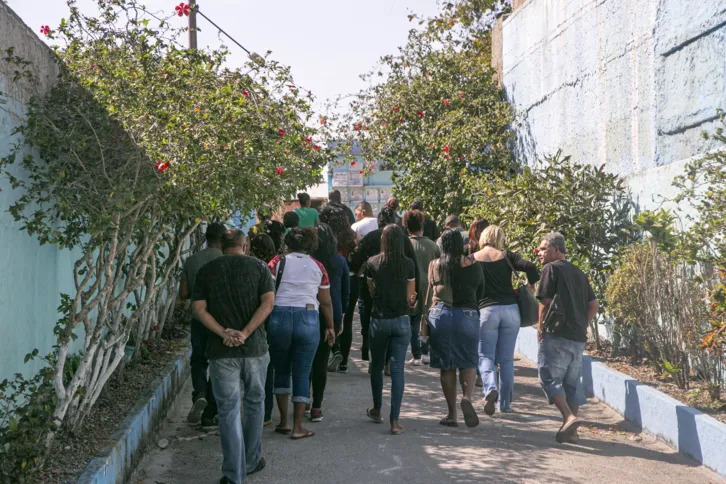 Cerca de vinte pessoas participaram da despedida