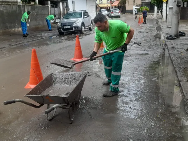 A previsão meteorológica indica a continuidade da instabilidade, podendo ocorrer volumes moderados a fortes de chuva durante todo o domingo