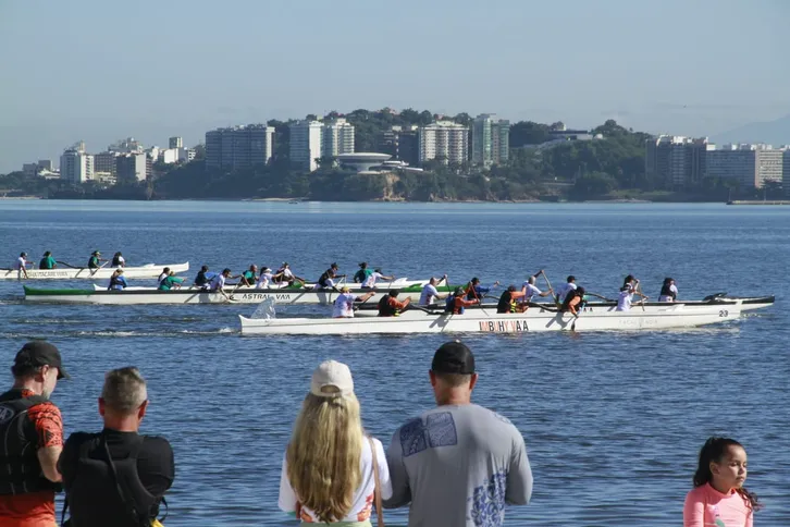 Imagem ilustrativa da imagem Niterói promove a Copinha do Inverno das canoas havaianas