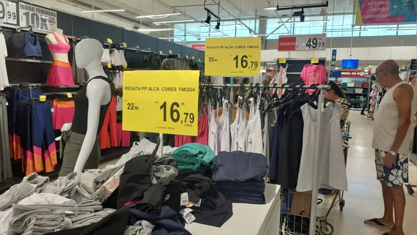 Peças de roupa também estão com preços baixos
