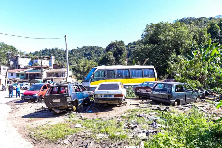 O estabelecimento funcionava à céu aberto, sem ter licença junto ao órgão