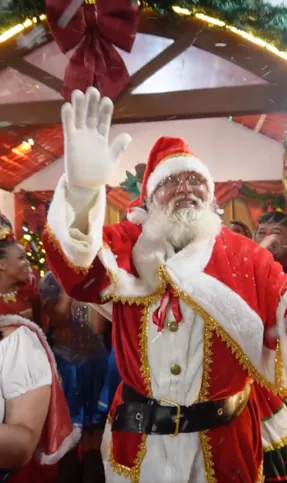 Valmir começou como Papai Noel substituto em escola há 20 anos