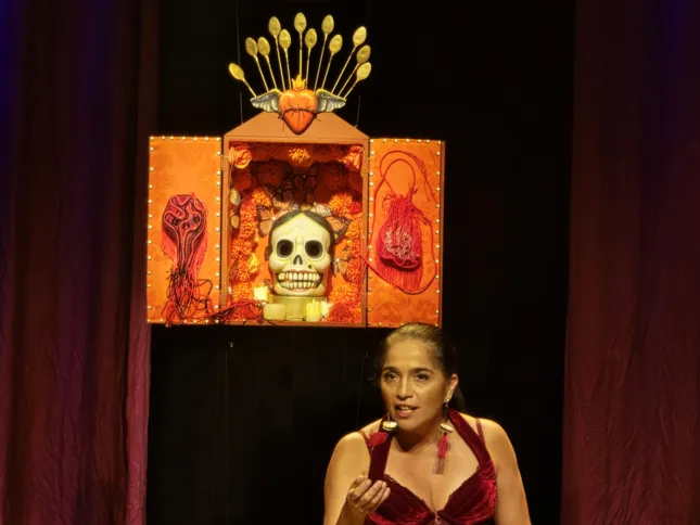 Imagem ilustrativa da imagem Peça musical 'Temperos de Frida', sobre Frida Kahlo, tem temporada prorrogada no Rio