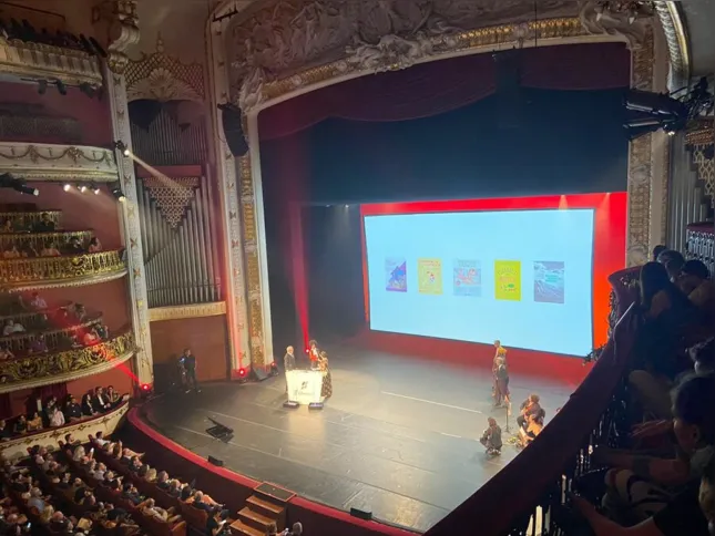 Cerimônia aconteceu no Theatro Municipal