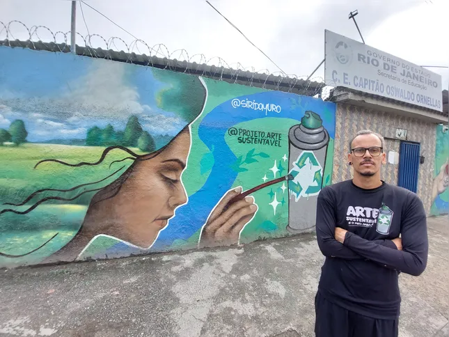 Imagem ilustrativa da imagem Projeto 'Arte Sustentável e o Meio Ambiente' leva oficinas de grafite e para escola em São Gonçalo