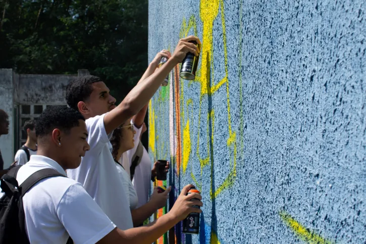 Imagem ilustrativa da imagem Projeto 'Leitura Grafitta' renova fachada de mais duas instituições públicas de ensino em SG