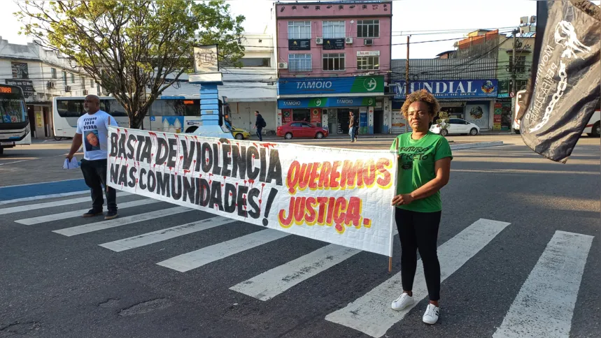 Caminhada aconteceu na tarde desta quarta-feira (14)