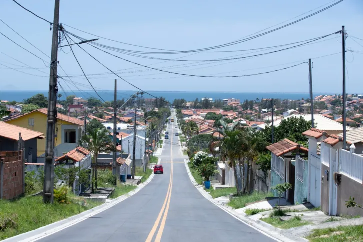 O trecho contemplado começa no município de Araruama, tem 22,6km de extensão e beneficia os municípios de Iguaba Grande e São Pedro da Aldeia