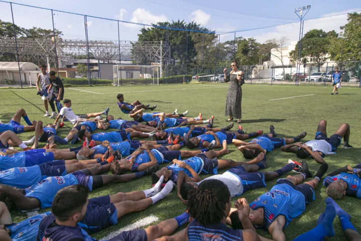 A equipe realiza uma integração do treinamento esportivo com outros acompanhamentos específicos, como o psicológico e o nutricional