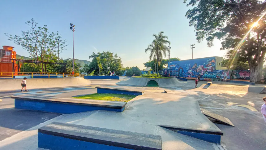 Imagem ilustrativa da imagem Skatepark Carlos Alberto Parizzi traz visual esportivo e jovial para a orla de São Francisco