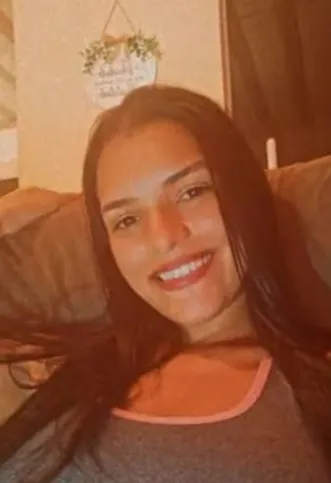 Maria Eduarda foi esfaqueada pelo ex-namorado