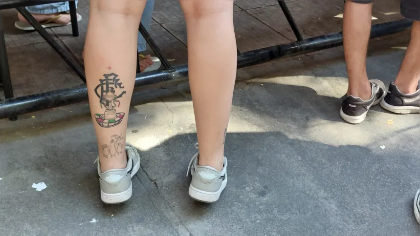 Marcella Lopes, de 24 anos, já guardou espaço para tatuar troféu do Mundial