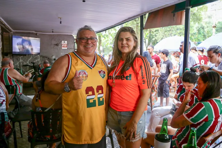 "Toda vez que tem jogo do Fluminense a galera comparece assim", conta dono do bar